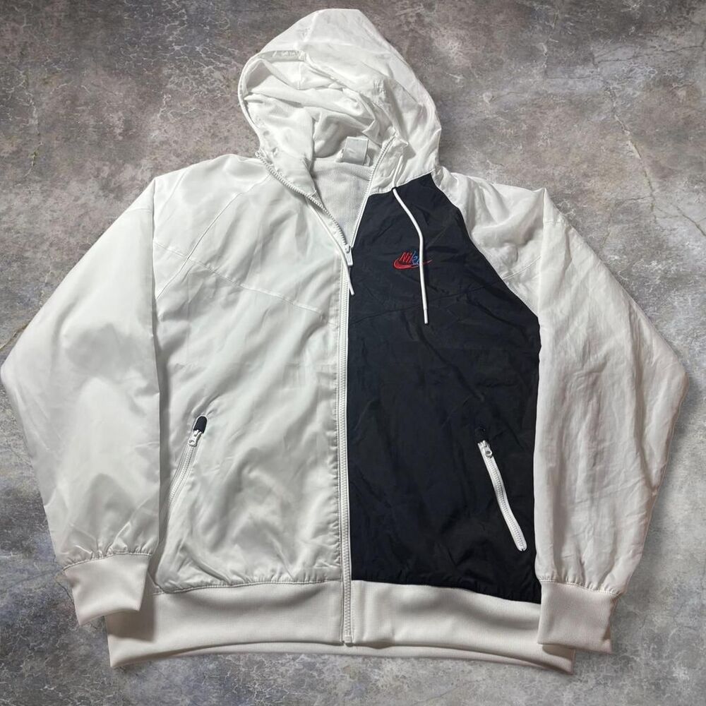 Nike Men's White and Black Jacket